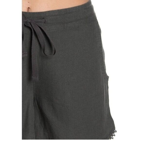 CASLON® Women's Drawstring Waist Solid Linen Blend High Rise Shorts with pockets - Picture 5 of 5
